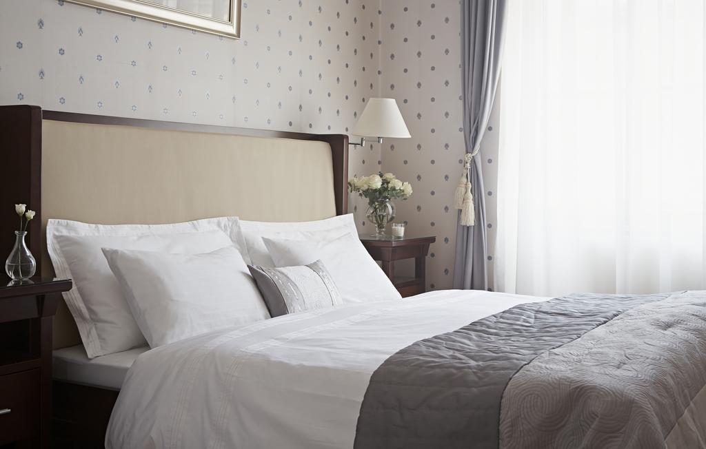 Almandine Apartahotel 4*