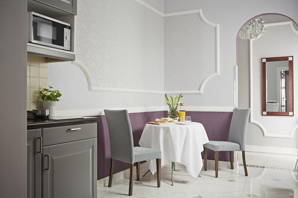 Almandine Apartahotel Praga