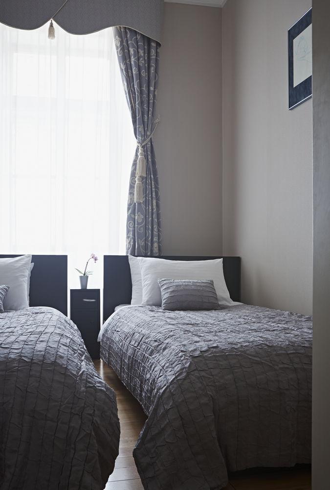 Almandine Apartahotel 4*